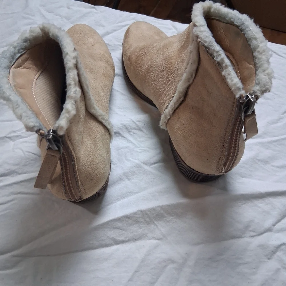 True Craft Booties Size 8 - Picture 5 of 7